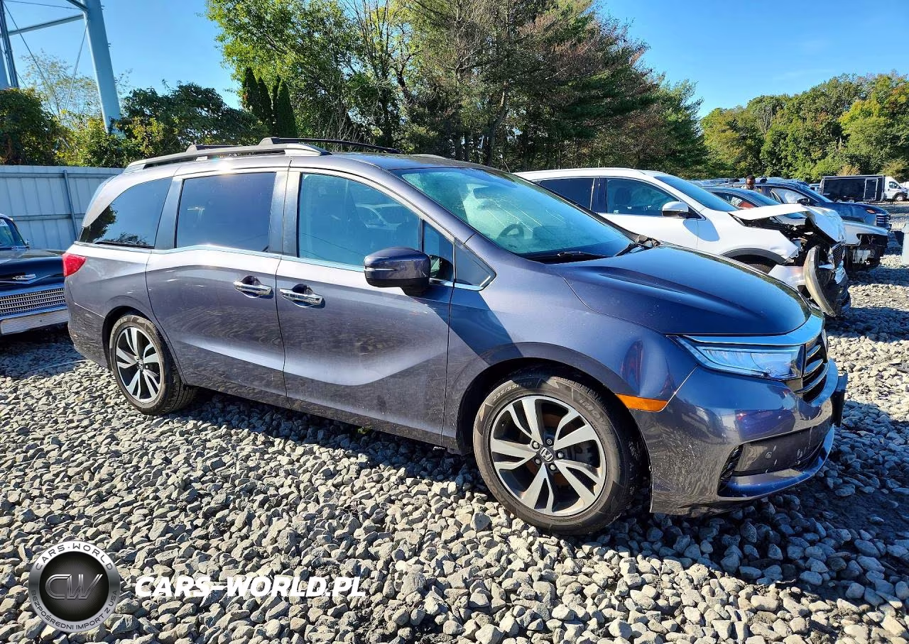 2022 Honda Odyssey Touring VIN:5FNRL6H82NB023039 - 4