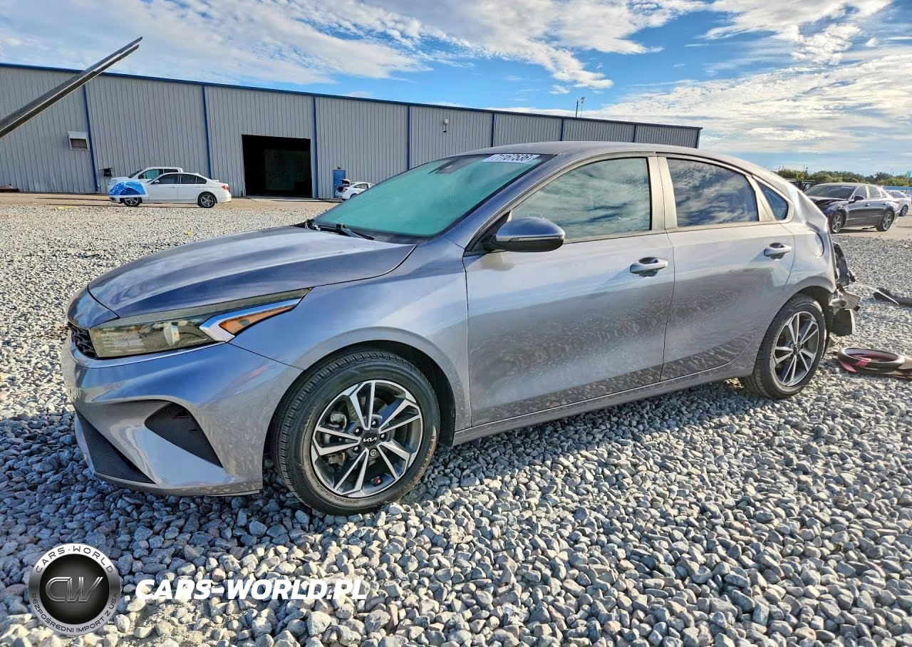 2023 Kia Forte Lxs – zdjęcie 1 z 12