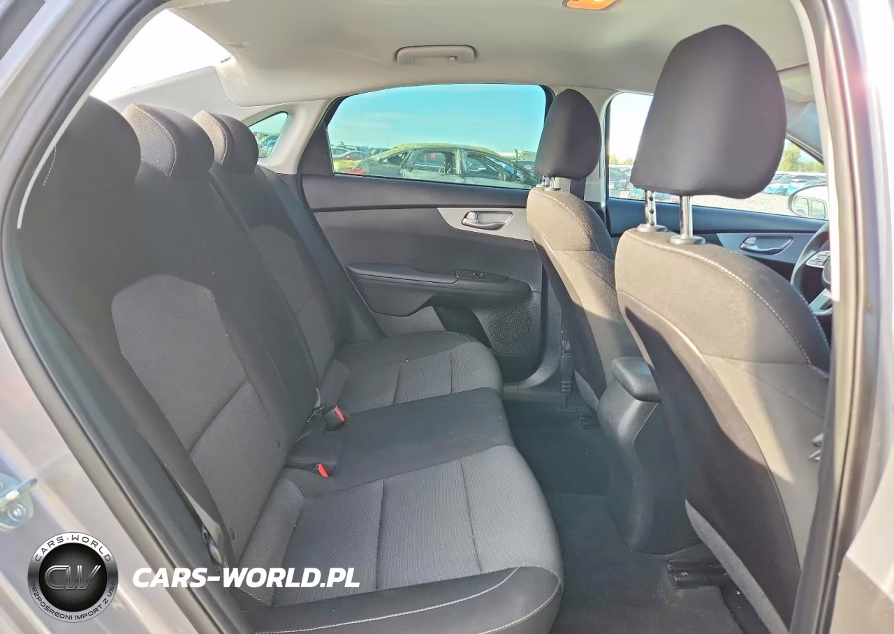 2023 Kia Forte Lxs VIN:3KPF24AD4PE625967 - 10