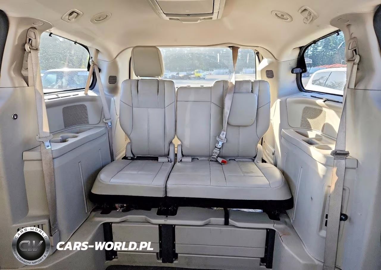 2014 Chrysler Town & Country Limited VIN:2C4RC1GG0ER256997 - 10