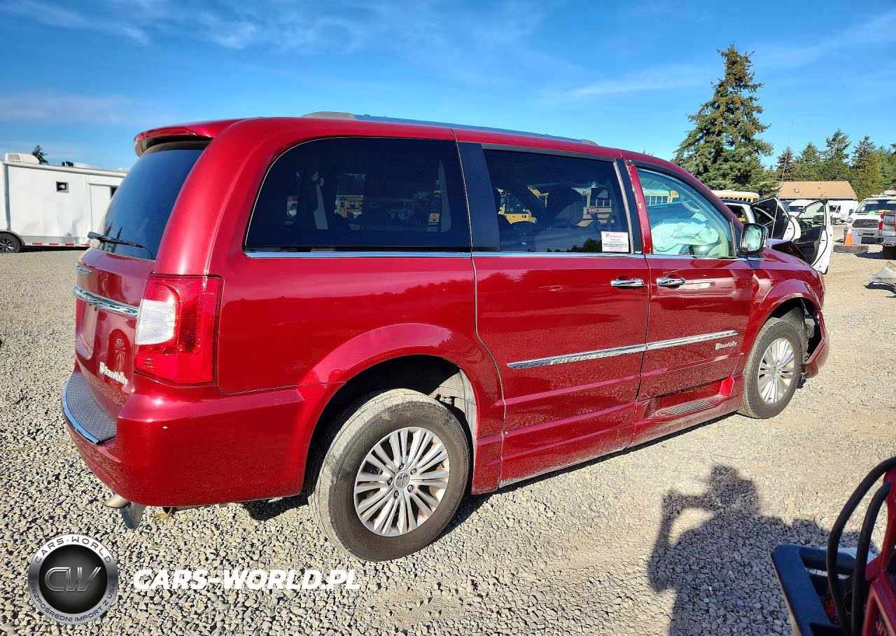 2014 Chrysler Town & Country Limited VIN:2C4RC1GG0ER256997 - 3