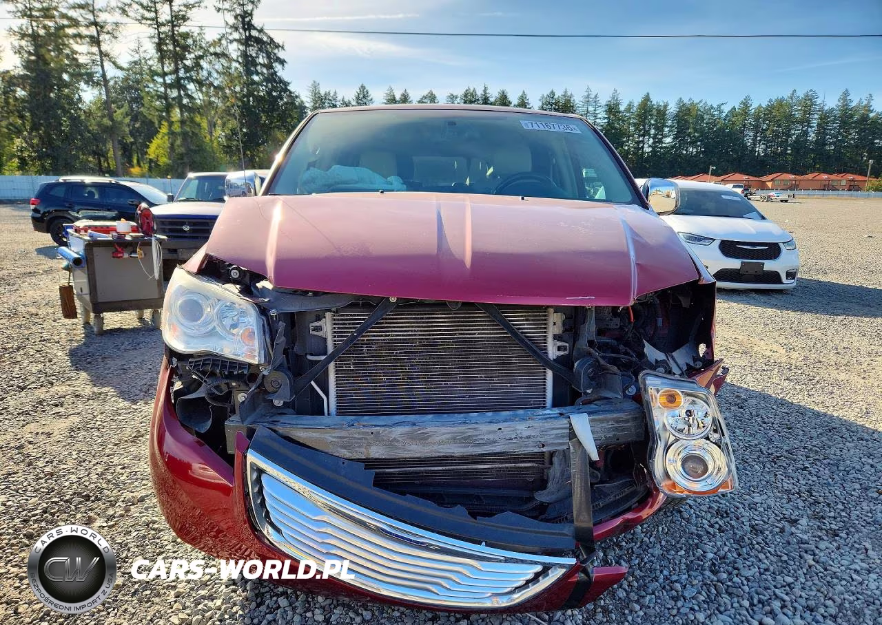 2014 Chrysler Town & Country Limited VIN:2C4RC1GG0ER256997 - 5
