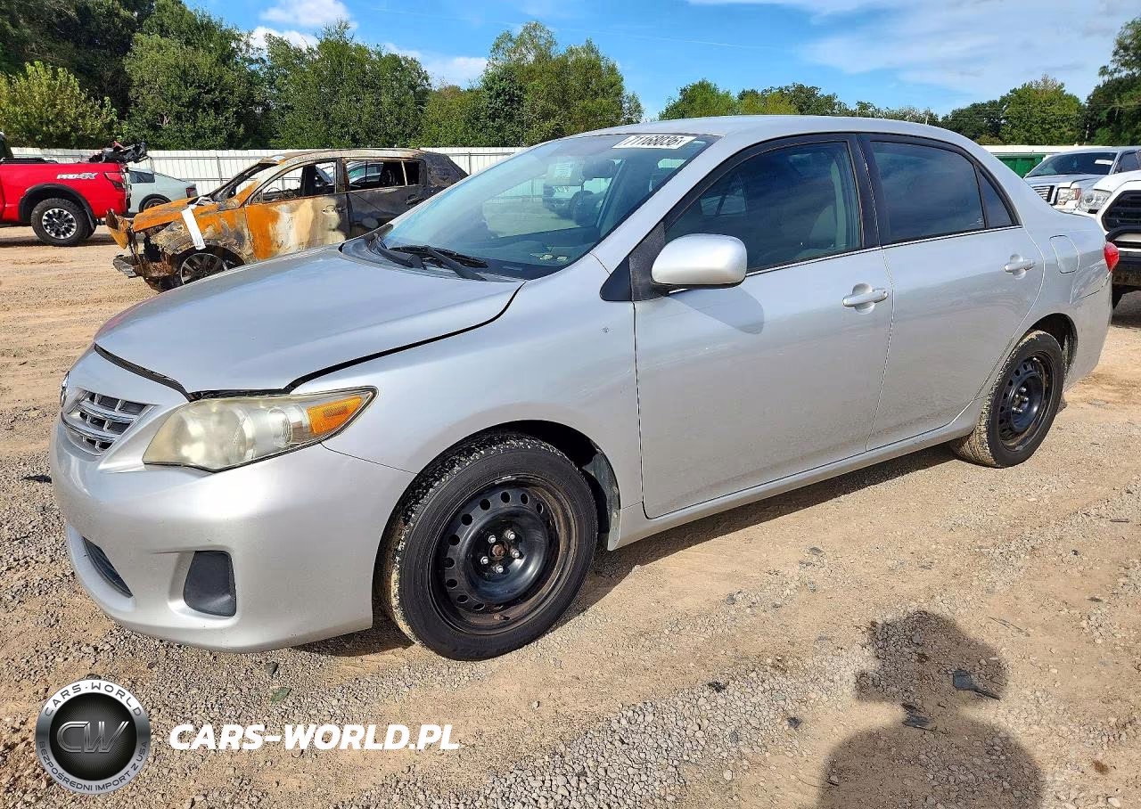 2013 Toyota Corolla Le – zdjęcie 1 z 12