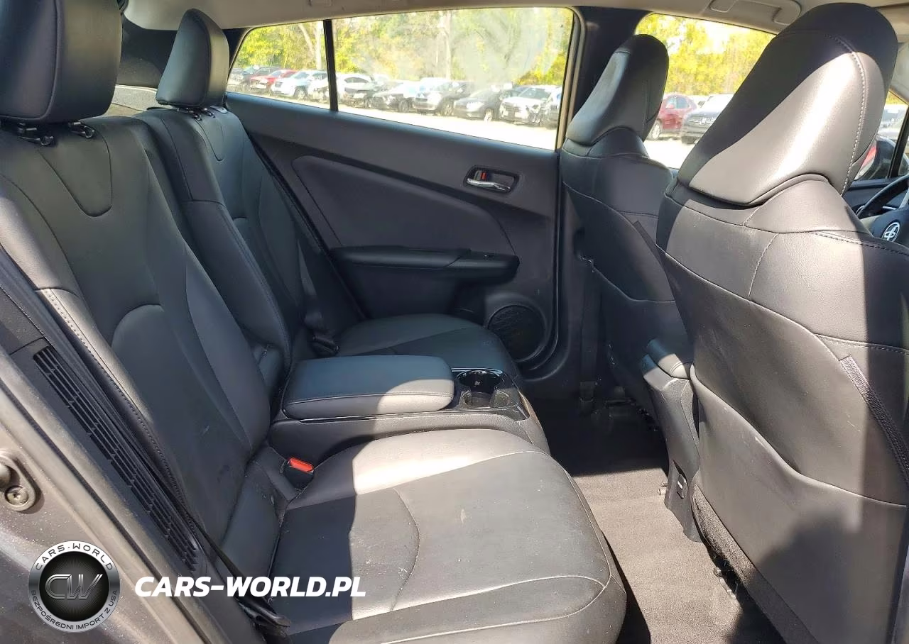 2017 Toyota Prius Prime Premium VIN:JTDKARFP6H3005261 - 10