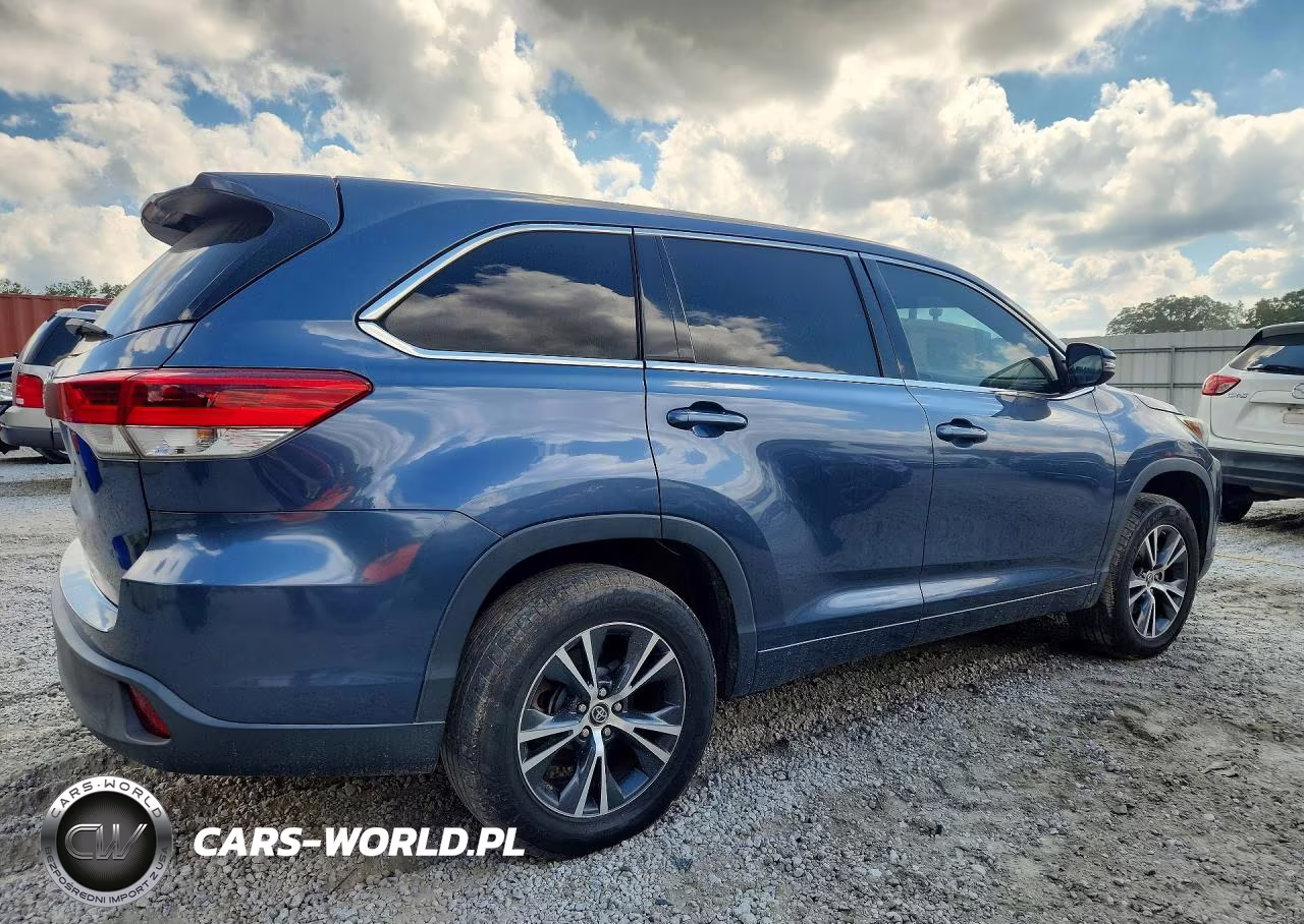 2017 Toyota Highlander Le VIN:5TDZZRFH2HS198054 - 3