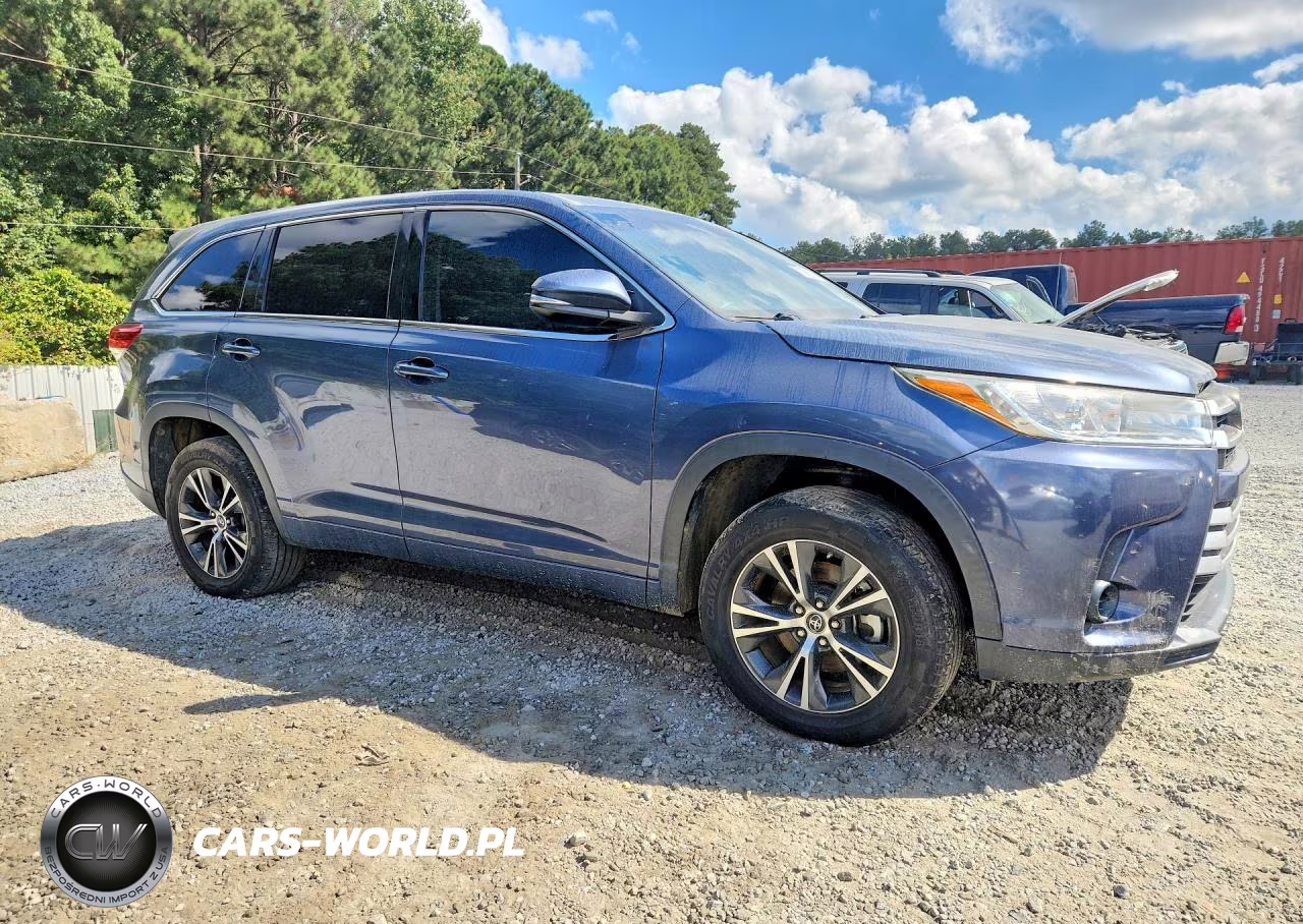 2017 Toyota Highlander Le VIN:5TDZZRFH2HS198054 - 4
