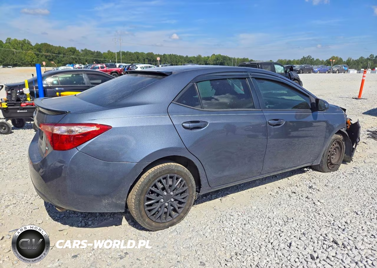 2017 Toyota Corolla Le VIN:5YFBURHE7HP716901 - 3