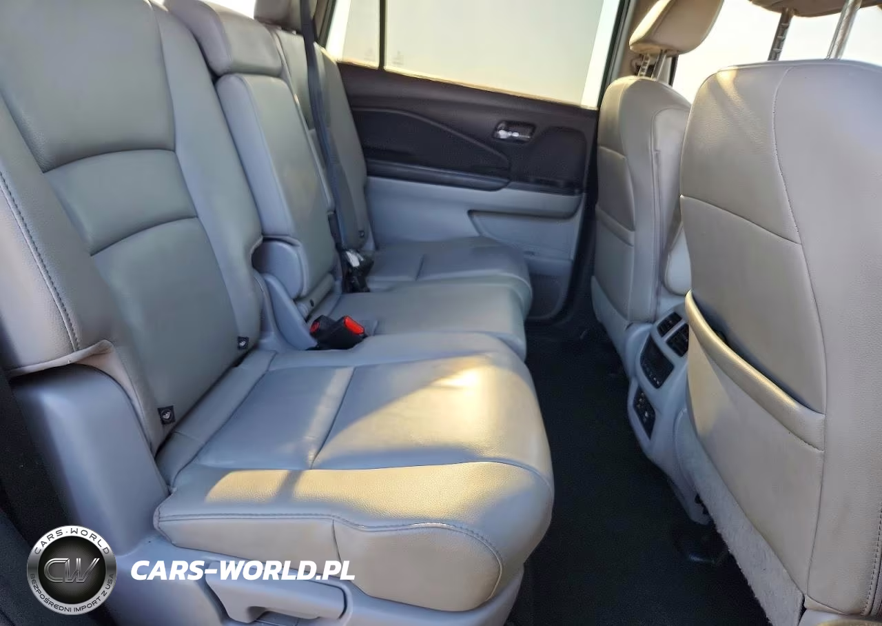 2016 Honda Pilot Touring VIN:5FNYF6H92GB068982 - 11
