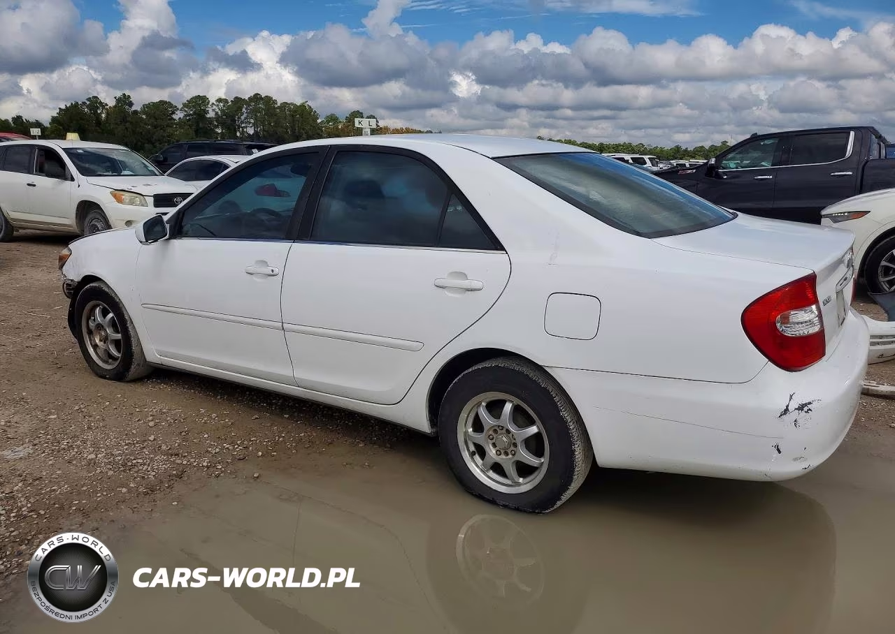 2004 Toyota Camry Le VIN:JTDBE32K540262774 - 2