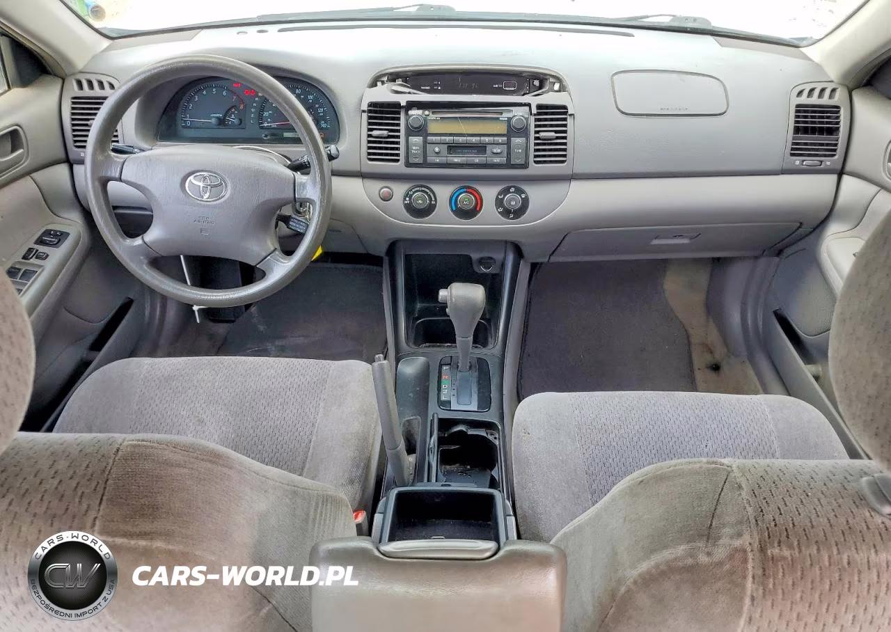 2004 Toyota Camry Le VIN:JTDBE32K540262774 - 8