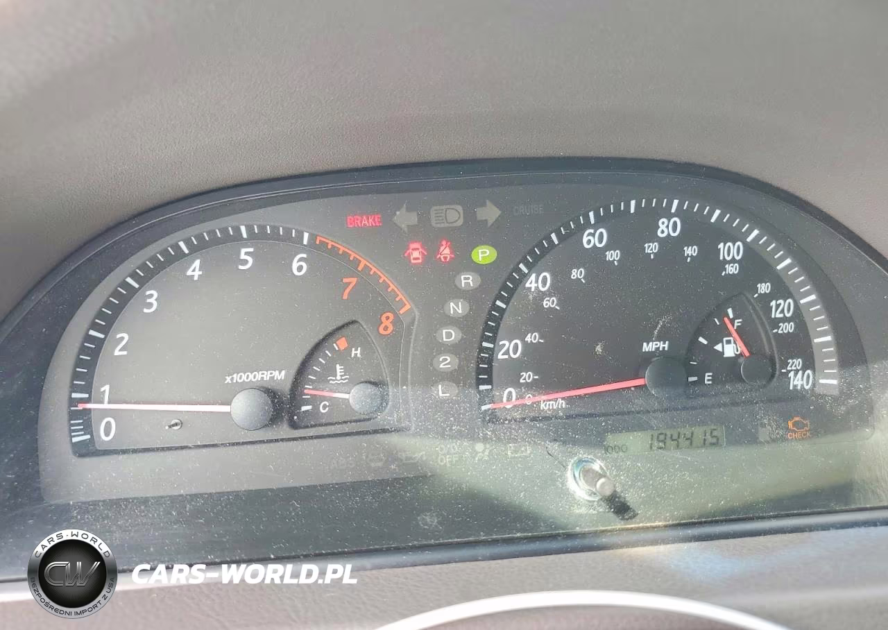 2004 Toyota Camry Le VIN:JTDBE32K540262774 - 9