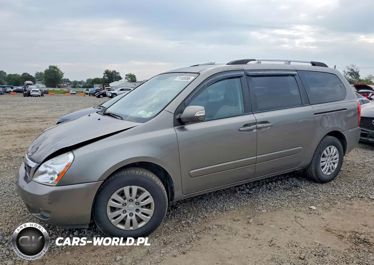 2011 Kia Sedona Lx