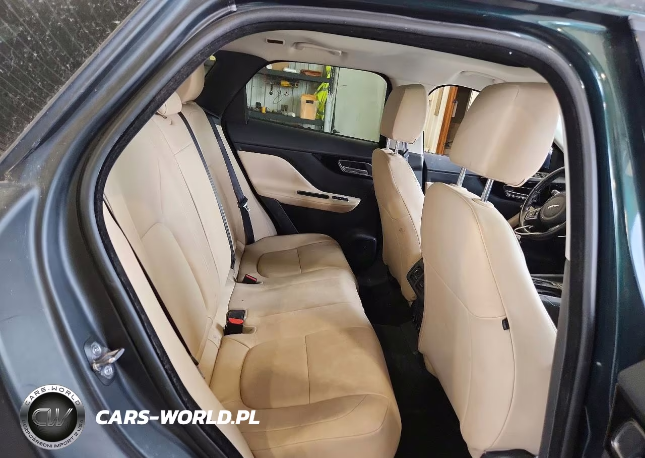 2018 Jaguar F-Pace Premium VIN:SADCJ2FX8JA295276 - 11