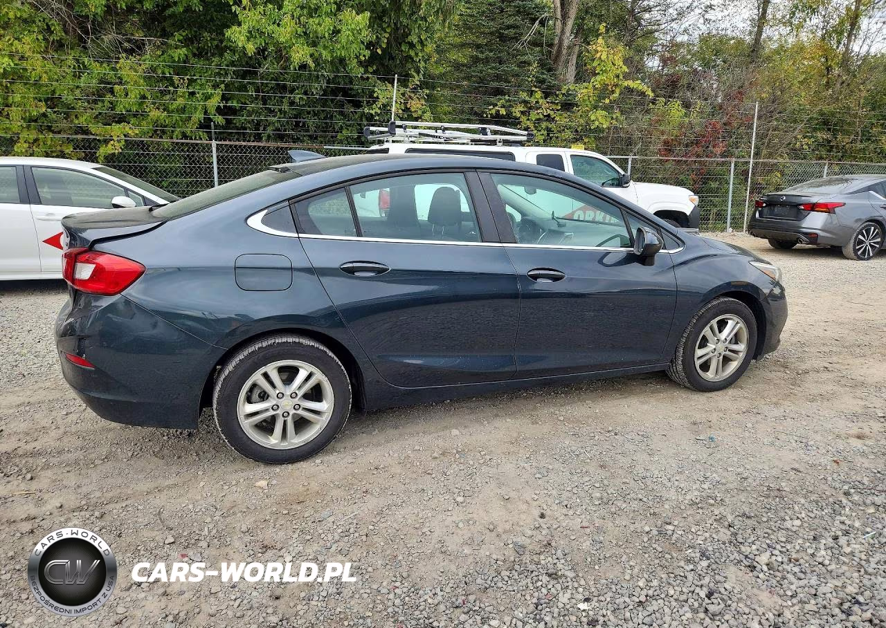 2017 Chevrolet Cruze Lt VIN:1G1BE5SM5H7269047 - 3