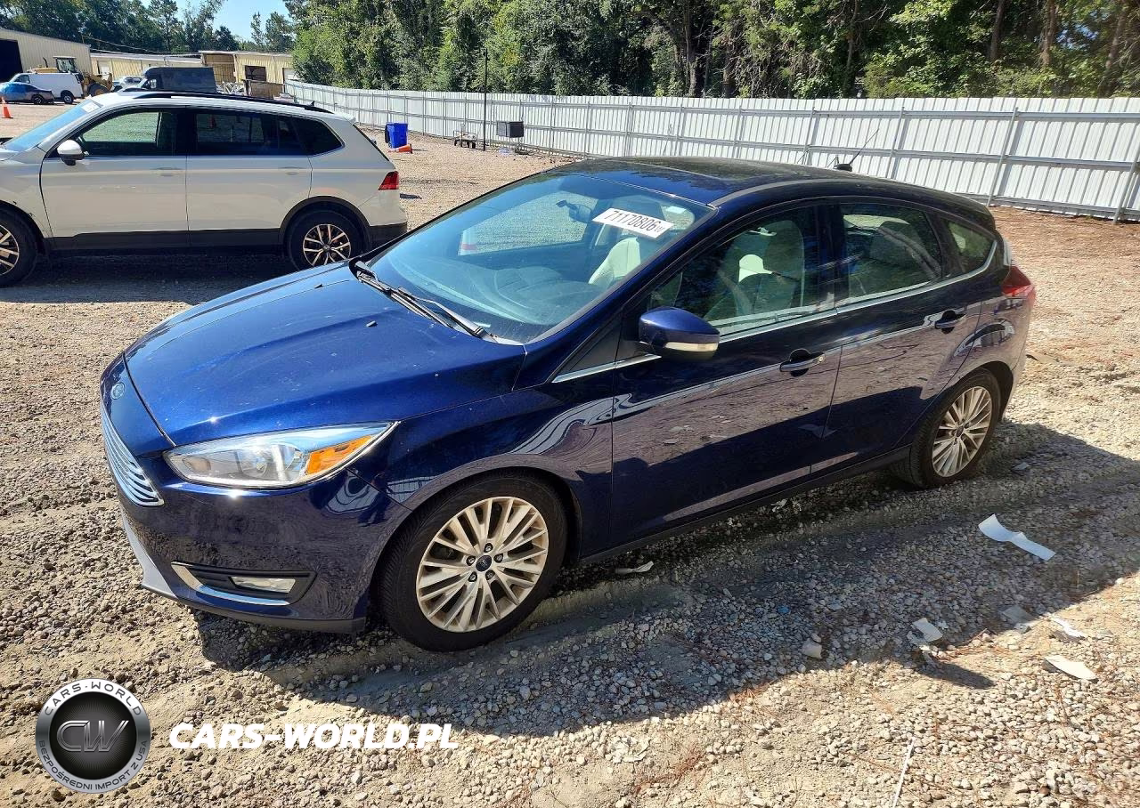 2017 Ford Focus Titanium VIN:1FADP3N23HL279579 - 1