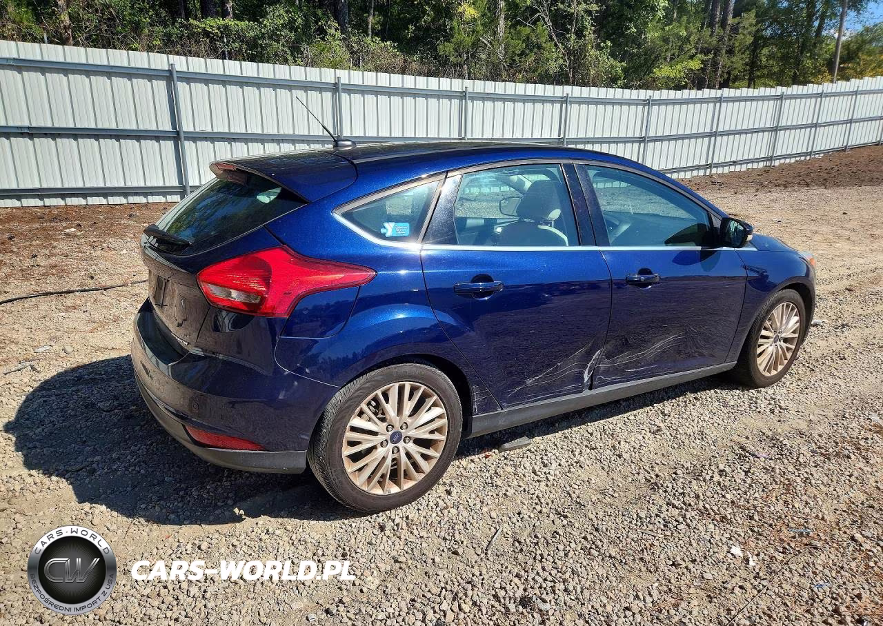 2017 Ford Focus Titanium VIN:1FADP3N23HL279579 - 3