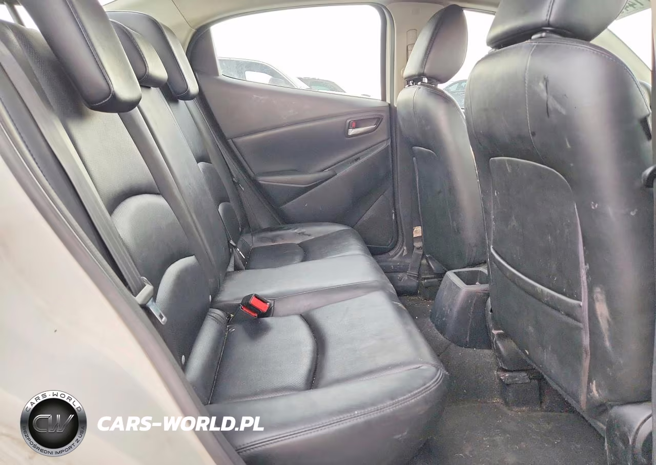 2019 Toyota Yaris Xle VIN:3MYDLBYVXKY502402 - 3