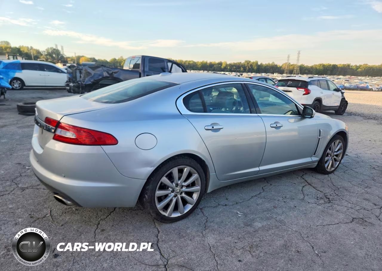 2010 Jaguar Xf Premium VIN:SAJWA0GB2ALR74840 - 3