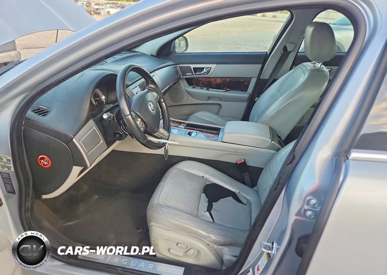 2010 Jaguar Xf Premium VIN:SAJWA0GB2ALR74840 - 7