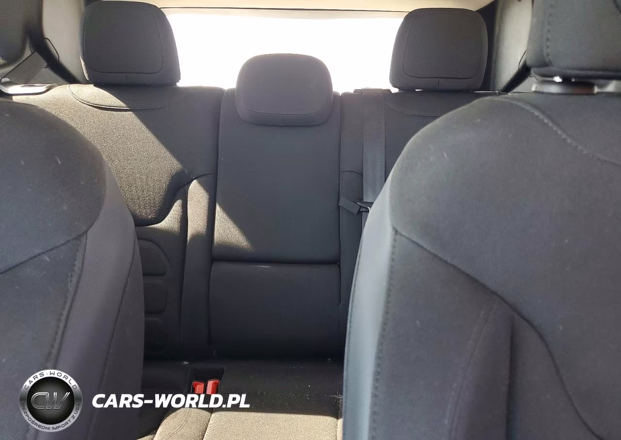 2016 Jeep Renegade Latitude VIN:ZACCJBBT6GPD67762 - 10