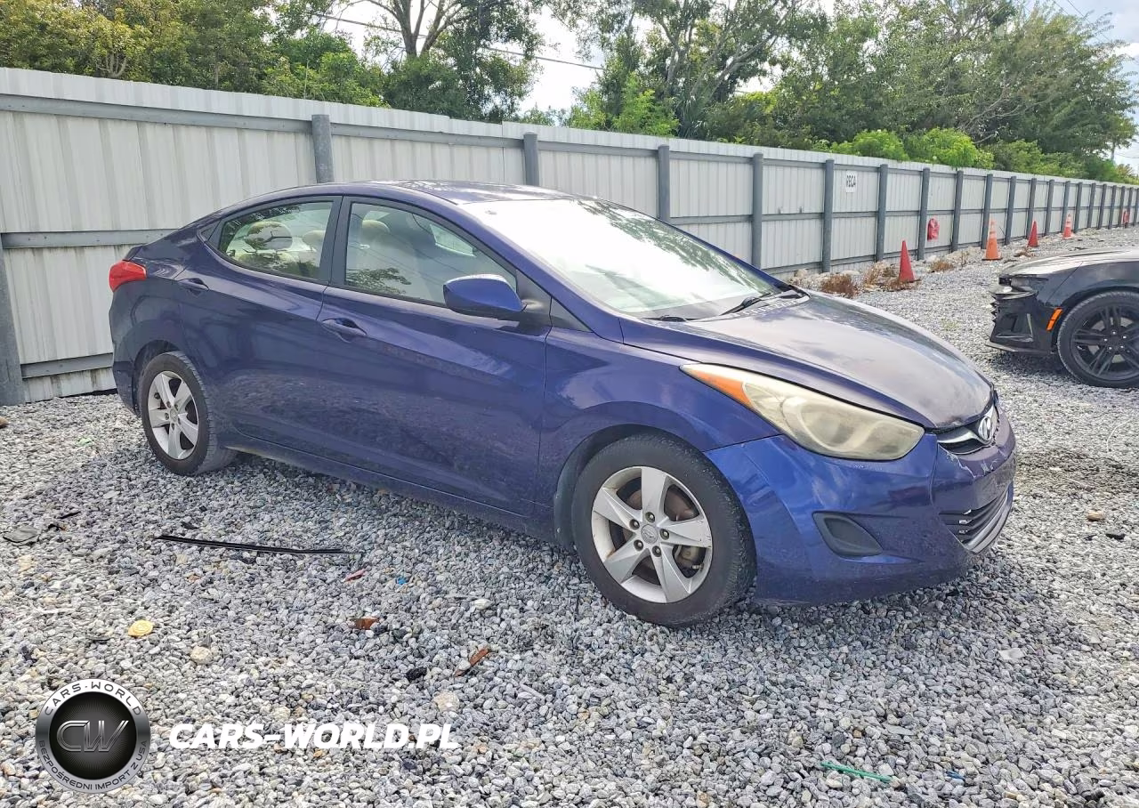 2013 Hyundai Elantra Gls VIN:5NPDH4AE3DH393058 - 4