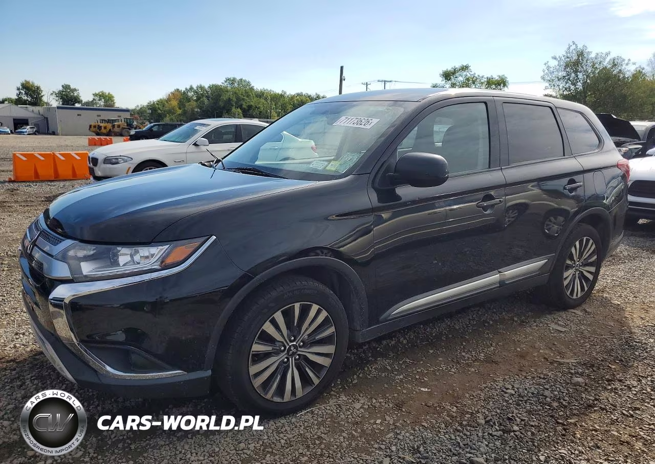 2020 Mitsubishi Outlander Es – zdjęcie 1 z 13