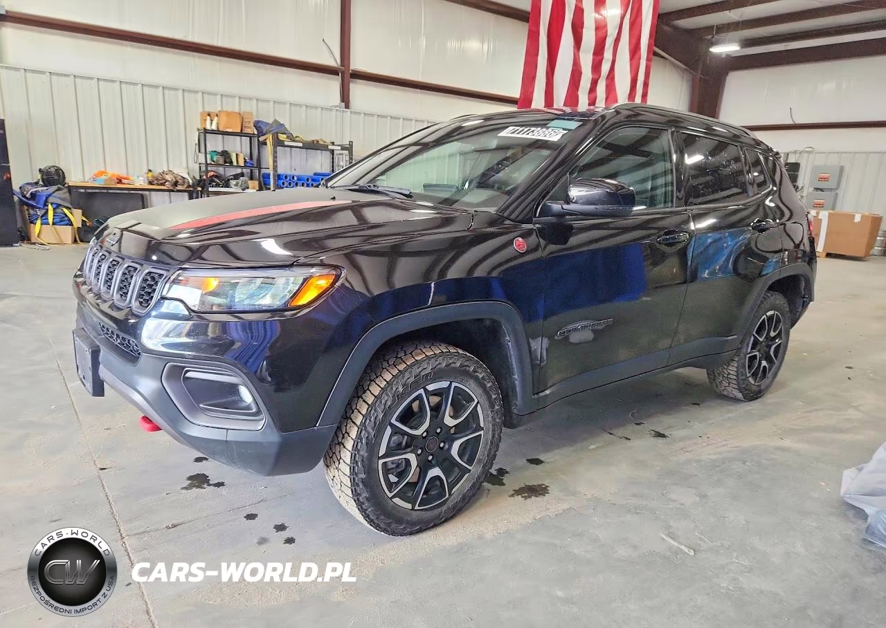 2025 Jeep Compass Trailhawk – zdjęcie 1 z 14