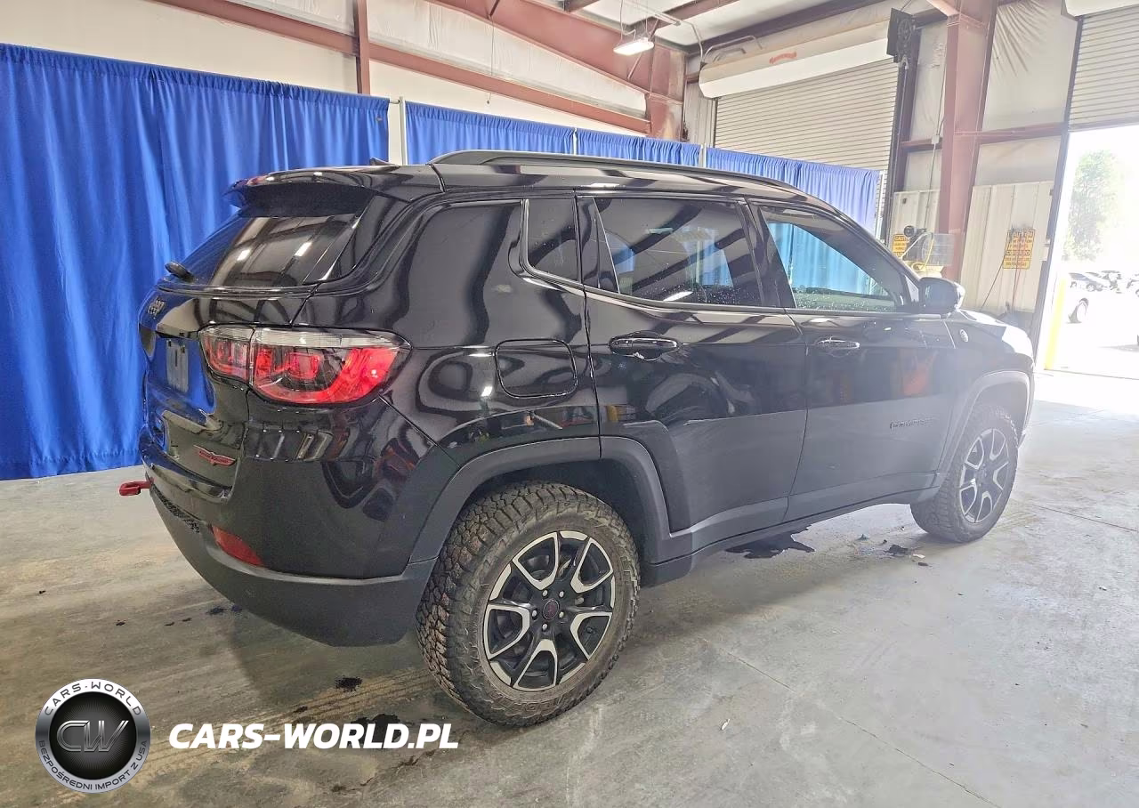 2025 Jeep Compass Trailhawk VIN:3C4NJDDN4ST615740 - 3