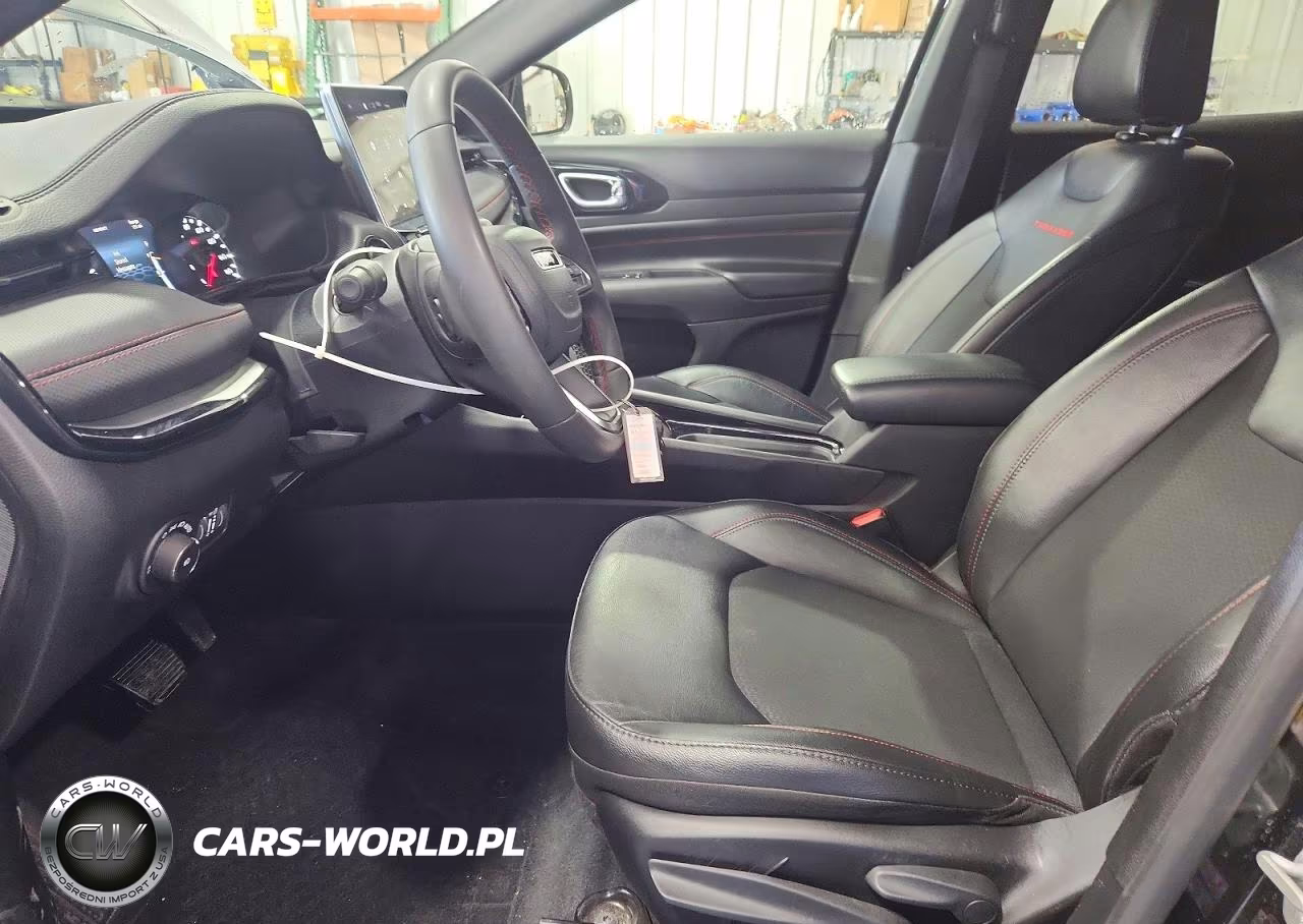 2025 Jeep Compass Trailhawk VIN:3C4NJDDN4ST615740 - 7