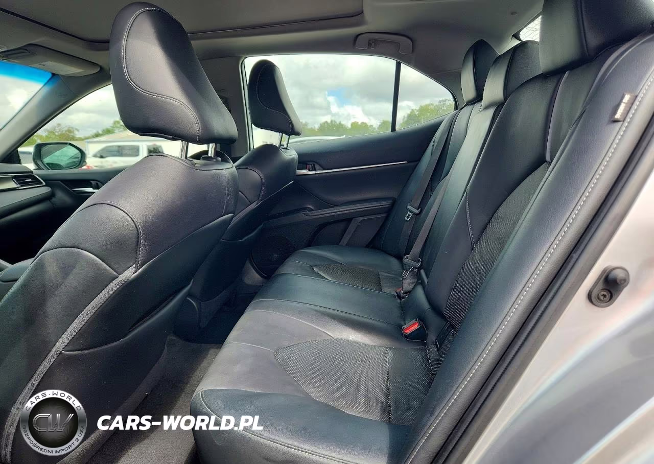 2020 Toyota Camry Xse VIN:4T1K61AK8LU310984 - 10