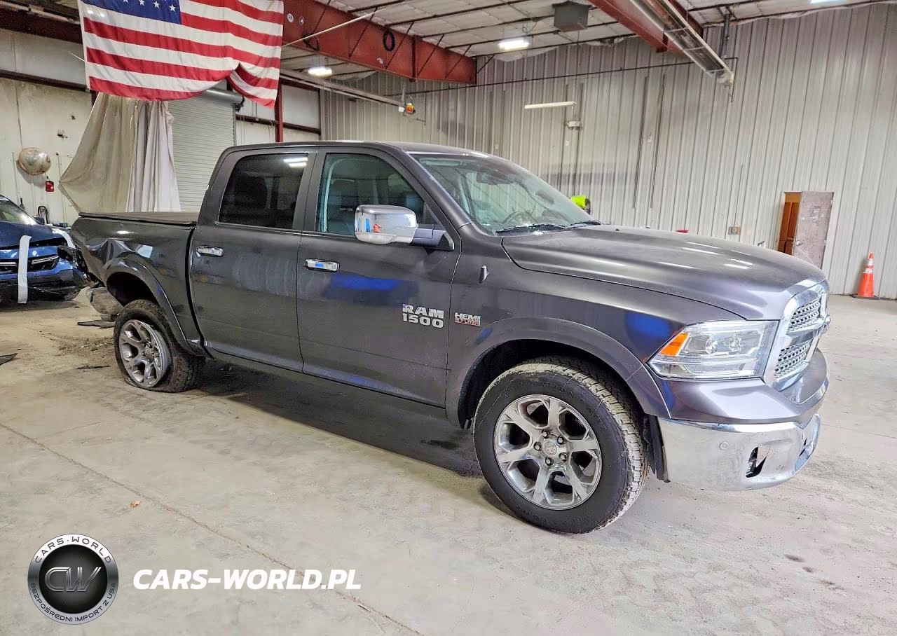 2017 Ram 1500 Laramie VIN:1C6RR7NT9HS774747 - 4