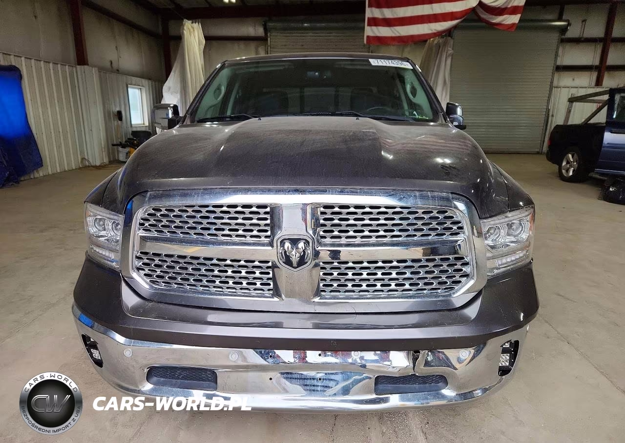2017 Ram 1500 Laramie VIN:1C6RR7NT9HS774747 - 5