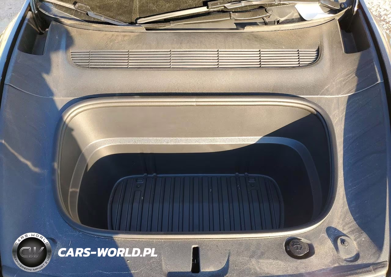 2026 Tesla Model Y VIN:7SAYGDED7TA429112 - 11
