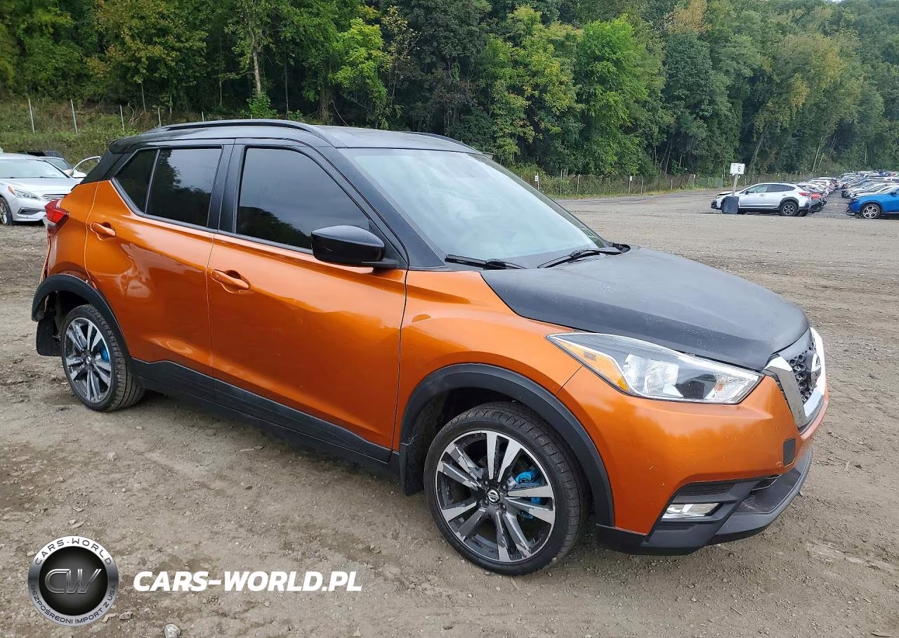 2018 Nissan Kicks S VIN:3N1CP5CU2JL508465 - 4