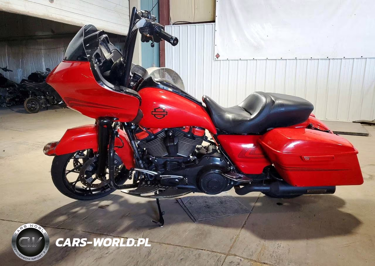 2017 Harley-Davidson Fltrxs Road Glide Special VIN:1HD1KTC1XHB608174 - 3