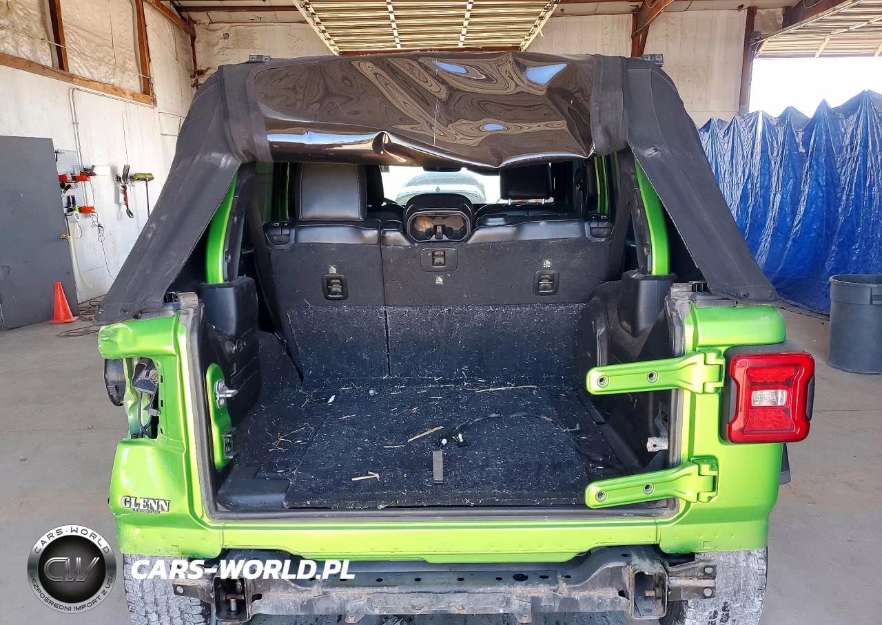 2018 Jeep Wrangler Unlimited Sahara VIN:1C4HJXENXJW308319 - 6