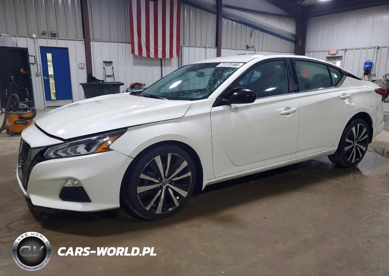 2021 Nissan Altima Sr – zdjęcie 1 z 13