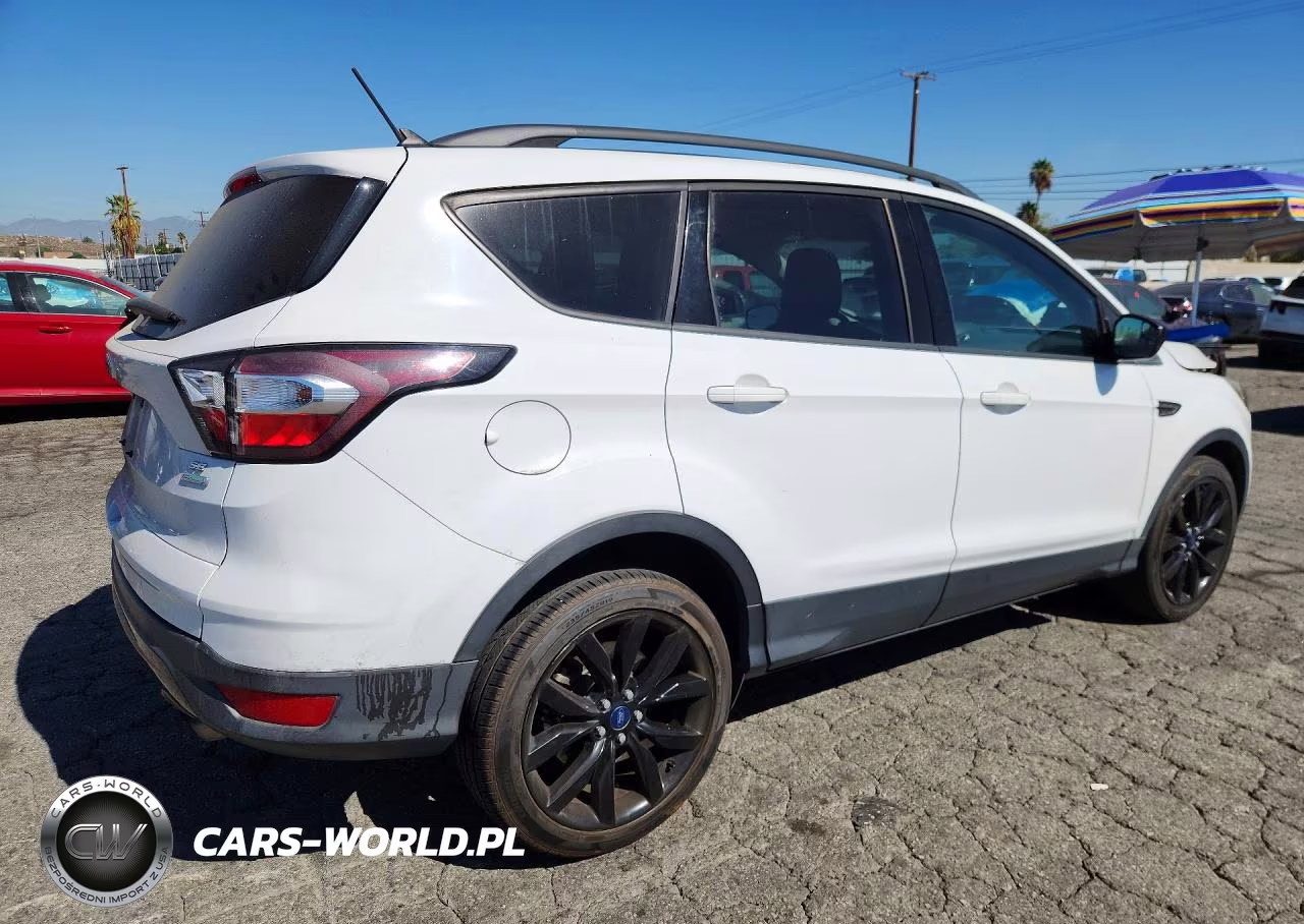 2018 Ford Escape Se VIN:1FMCU0GD9JUB14322 - 3