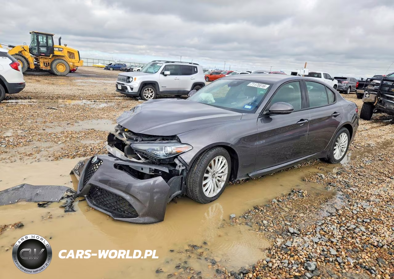 2022 Alfa Romeo Giulia VIN:ZARFAMAN4N7657736 - 1