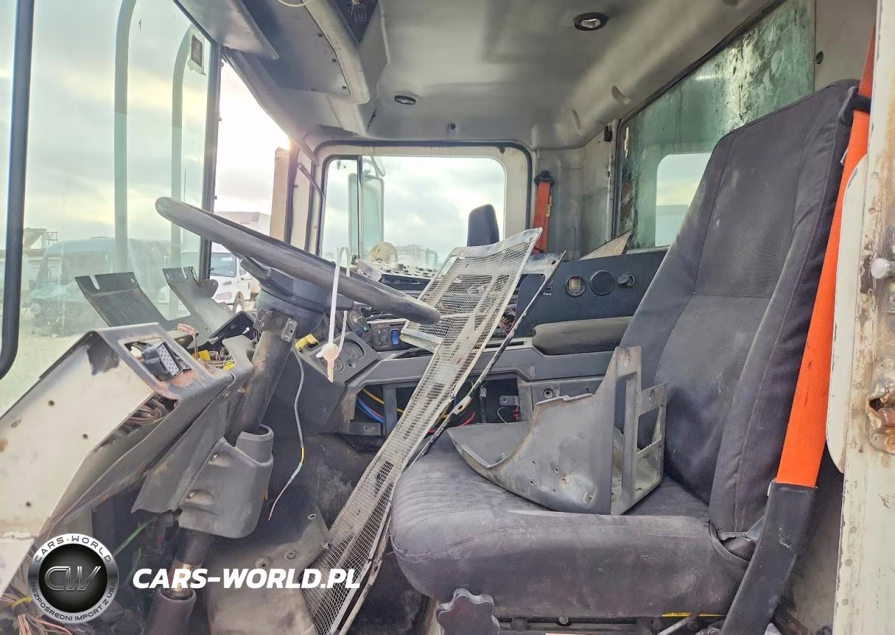 2010 Mack Mru600 Refuse Truck VIN:1M2AV02C3AM005129 - 7
