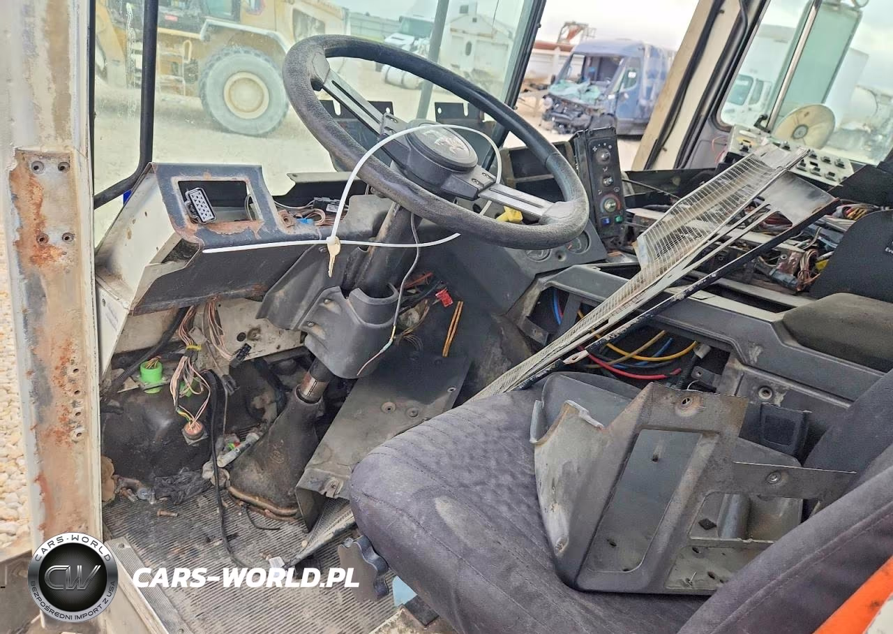 2010 Mack Mru600 Refuse Truck VIN:1M2AV02C3AM005129 - 8