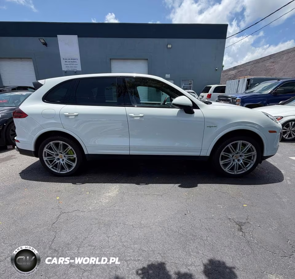 2017 Porsche Cayenne Se Hybrid Platinum VIN:WP1AE2A26HLA70970 - 5