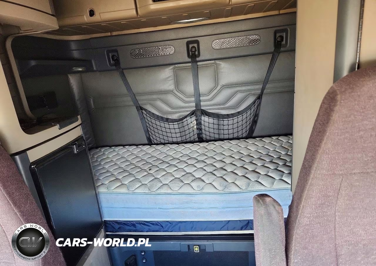 2018 Freightliner Cascadia 125 Semi Truck VIN:3AKJGLDV1JSJK1320 - 10