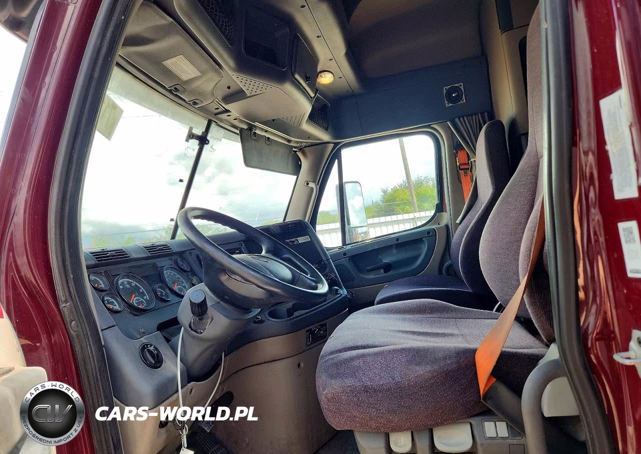 2018 Freightliner Cascadia 125 Semi Truck VIN:3AKJGLDV1JSJK1320 - 7