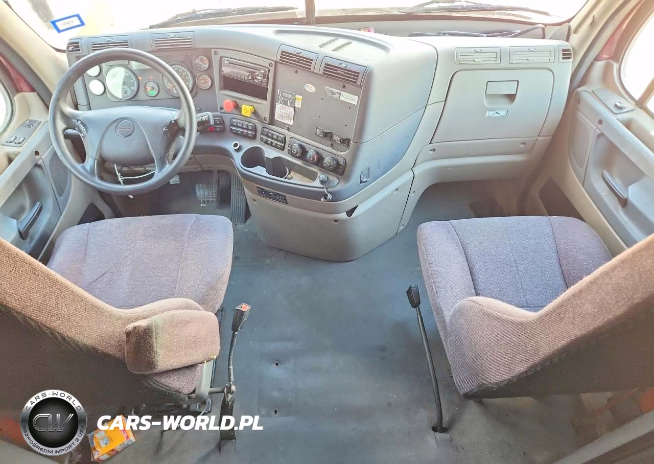 2018 Freightliner Cascadia 125 Semi Truck VIN:3AKJGLDV1JSJK1320 - 8
