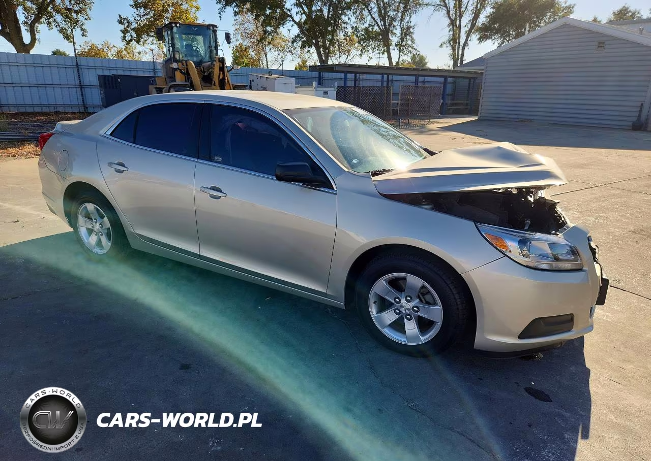 2013 Chevrolet Malibu Ls VIN:1G11B5SA0DF224477 - 4