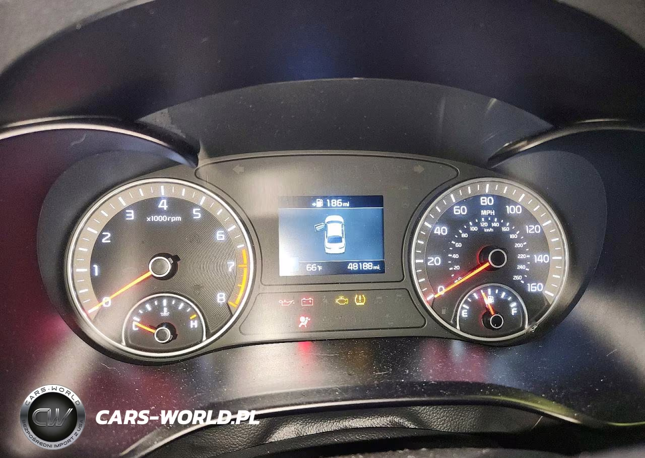 2019 Kia Optima S VIN:5XXGT4L31KG358857 - 9