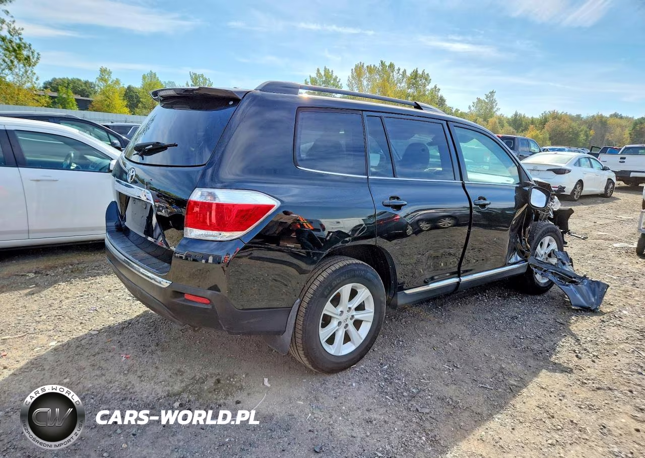 2012 Toyota Highlander Base VIN:5TDBK3EH3CS118113 - 3