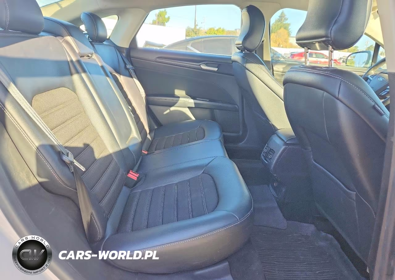 2018 Ford Fusion Se VIN:3FA6P0H71JR184783 - 10