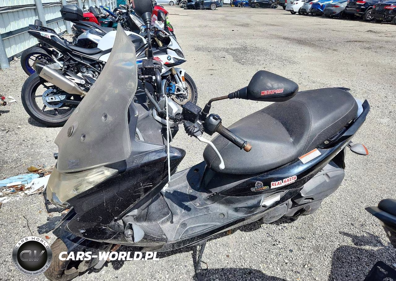 2018 Yamaha Xc155 VIN:RKRSG36Y9JA002112 - 3